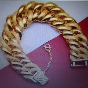 Chunky 24K gold plated smooth frosted finish bracelet, brand new w tag.